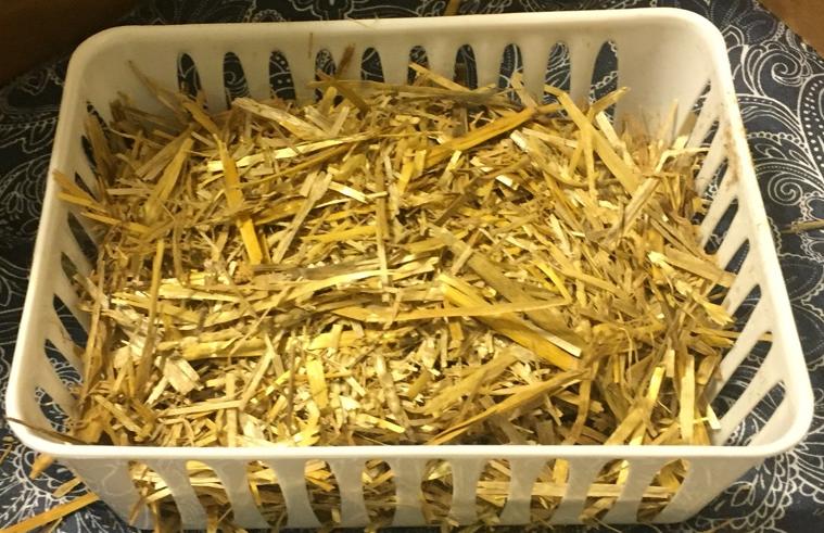 Straw Bed For Breeding Leeches